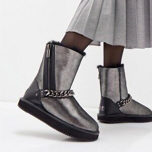 Abricot silver metallic suede side-zip ankle boots size US7